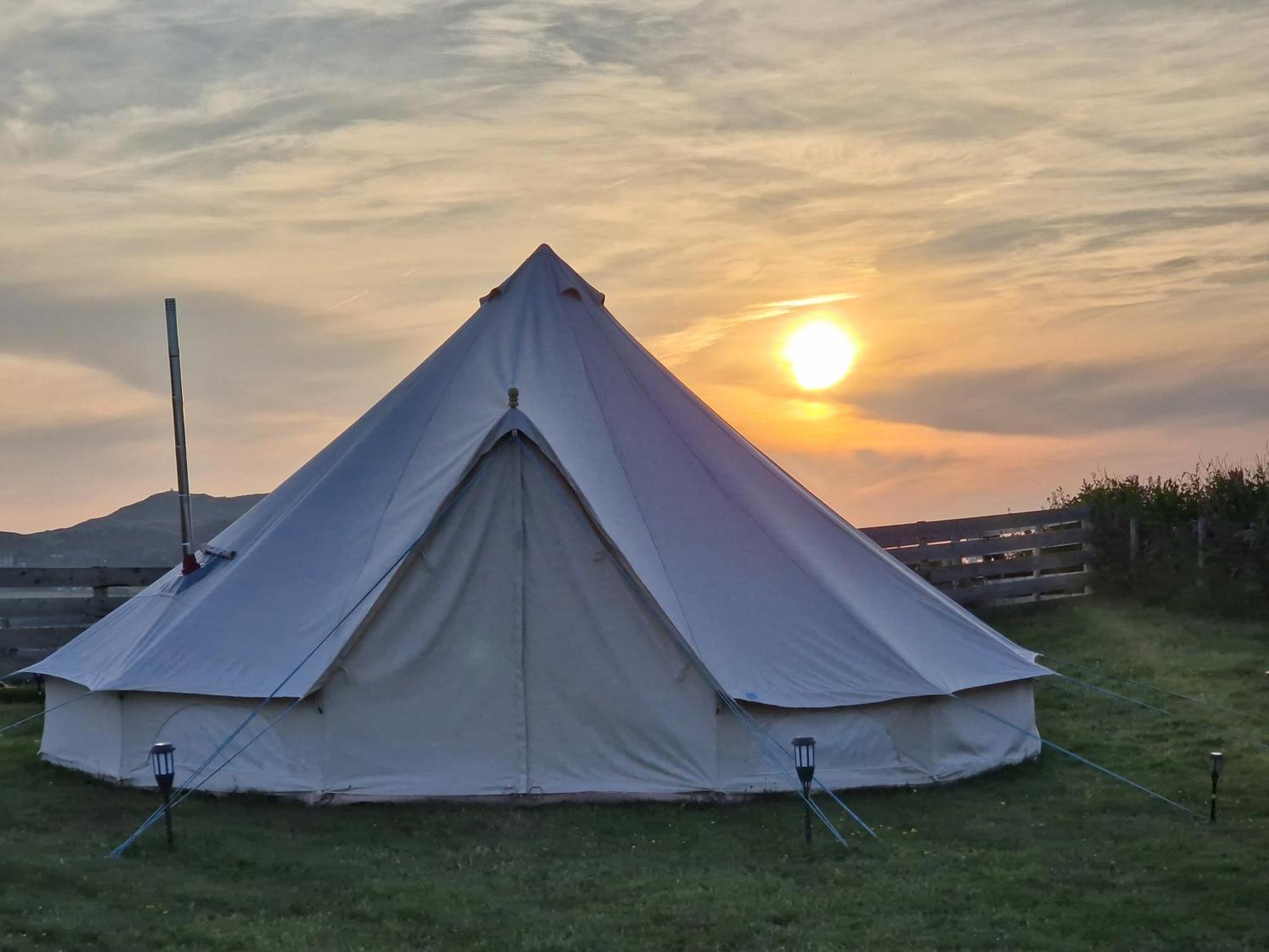 Beautiful 1-Bed Bell Tent In Holyhead Exterior foto