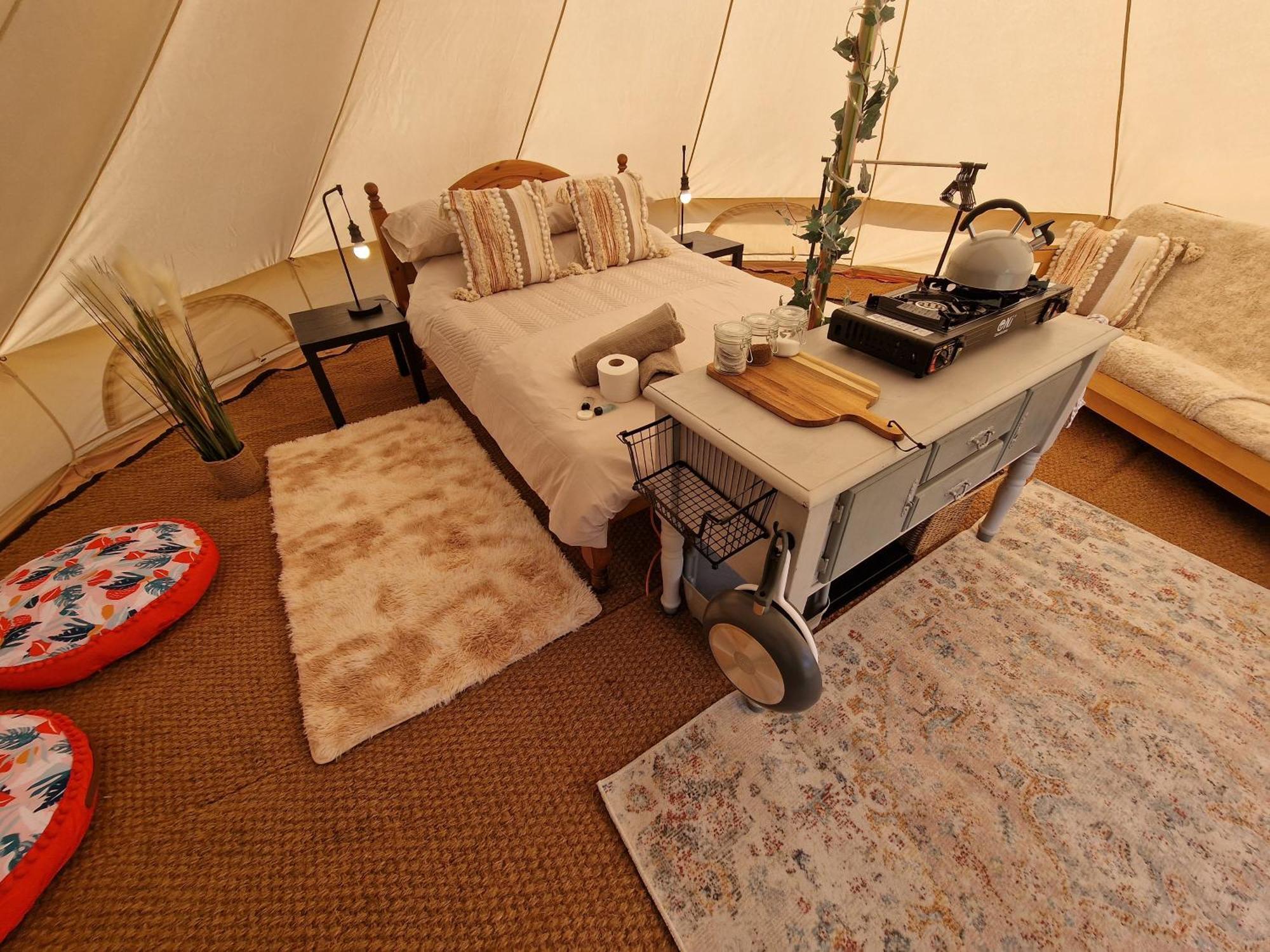 Beautiful 1-Bed Bell Tent In Holyhead Exterior foto